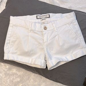 Abercrombie - white dress shorts 00